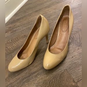 Corso Como Tan Patent Leather Pumps, size 8 1/2